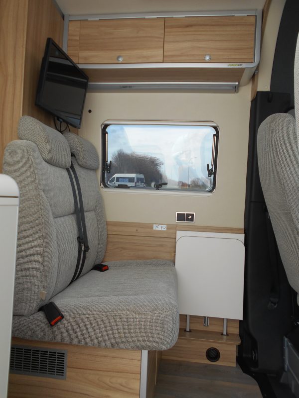Mercedes hymer grand canyon s – Image 11