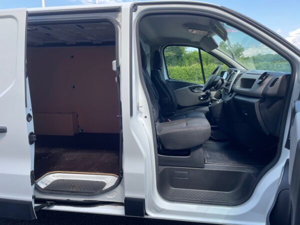 Renault Trafic Fourgon L1H1 1000 KG DCI 120CH GRAND CONFORT – Image 2