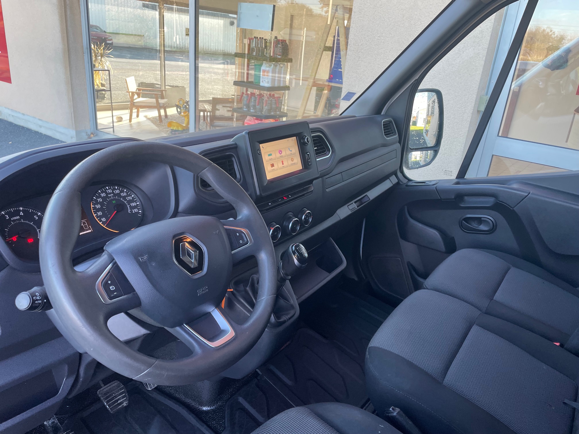 RENAULT MASTER III L2H2 2.3L DCI 135CH GRAND CONFORT – Image 6